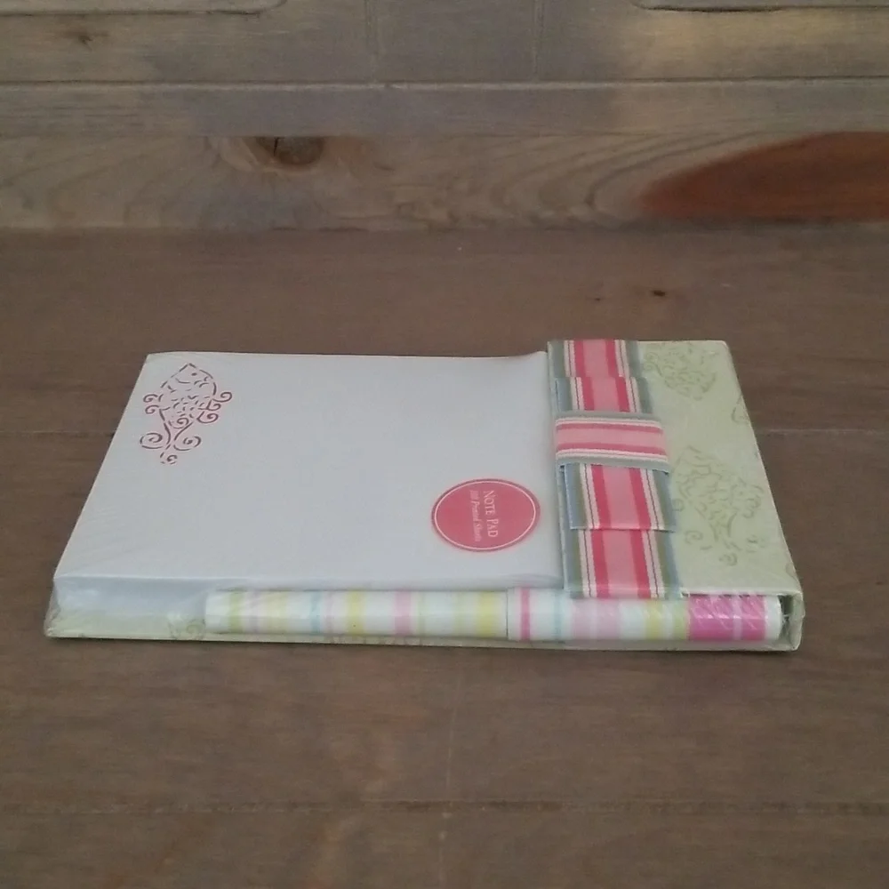 Two’s Company Pad and Pen Set